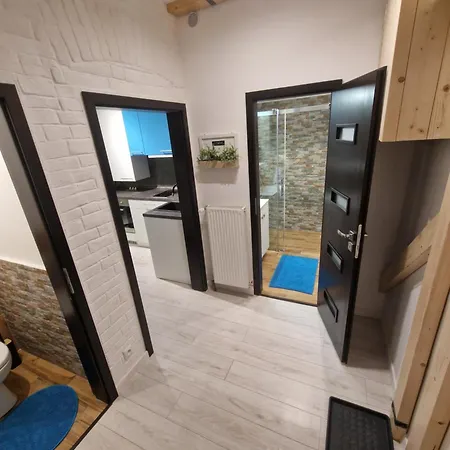 Cozy Basement - Self Check In Bratislava