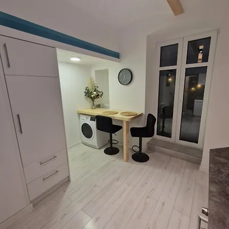 Cozy Basement - Self Check In Apartman