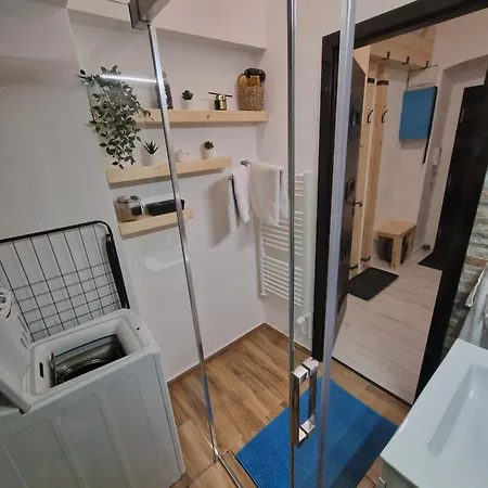 Lejlighed Cozy Basement - Self Check In Bratislava
